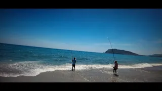 Местные жители ловят рыбу. Аланья , Турция.  Locals go fishing. Alanya, Turkey .