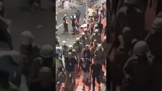 GUSTTAVO LIMA FOI FLAGRADO MASCARADO NO MEIO DOS FOLIÕES EM SALVADOR CARNAVAL 2023 #shorts