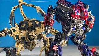 Transformers stop motion “Optimus vs Bonecrusher”