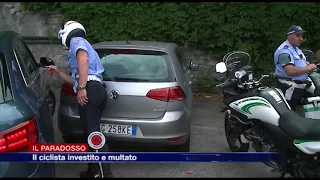 Etg - Danno e beffa per il ciclista Ballerini: investito da un’auto e multato dai vigili