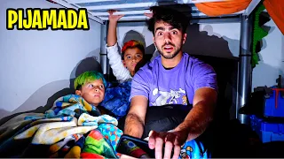 HICIMOS UNA PIJAMADA EN LA CASA DE MIS VECINOS!