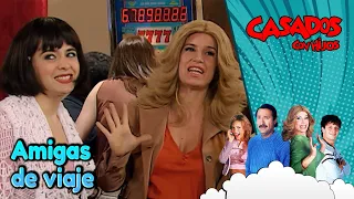 Moni le propone a María Elena irse de vacaciones | Temporada 2 | Casados con Hijos