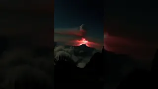 ERUPCIÓN VOLCÁN LA PALMA - NOCHE CÁMARA RÁPIDA  1º DIA - #shorts