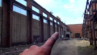 Установка огромных окон на заводе с вышки | Промышленный альпинизм