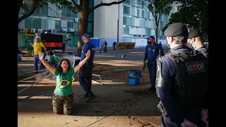 Governo de Brasília desmonta acampamentos  pró-Bolsonaro na Esplanada