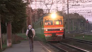 Электропоезд ЭР2-1317 на ст. Саласпилс / ER2-1317 EMU at Salaspils station