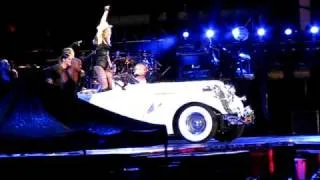 Madonna - sticky and sweet tour - Beat Goes On (the car)