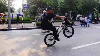 Wheelie bike in Vietnam - the first in southest asia [430.collective]