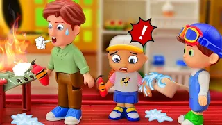 Tom Tom accidentally set the grill on fire | Pretend Play with Cocomelon Toy