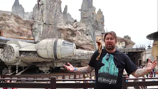 Star Wars Galaxy’s Edge Opening Day at Disneyland - Countdown Celebration & Crowds / First Group In