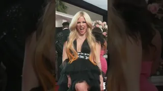 Avril Lavigne Grammys glambot