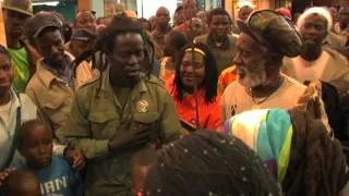 RASTAFARI Burning Spear Day 1 in Kenya (airport/hotel) A huge crowd gathers