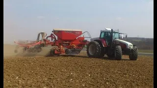 Steyr 9145 mit Kuhn Speedliner 4000 am Säen.