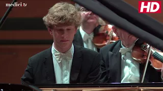 Lionel Bringuier with Jan Lisiecki - Chopin: Piano Concerto No. 2 in F Minor