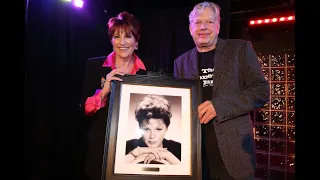 Lorna Luft Unveils Judy Garland Portrait, Rufus Wainwright Sings OVER THE RAINBOW
