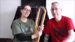 How to play the lyre; lesson 4 - Basic plucking