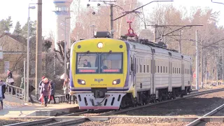 Электропоезд ЭР2Т-7113/7114 на о.п. Икшкиле / ER2T-7113/7114 EMU at Ikškile stop