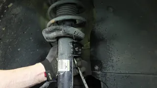 How to Replace Shocks & Struts on a Volkswagen Jetta