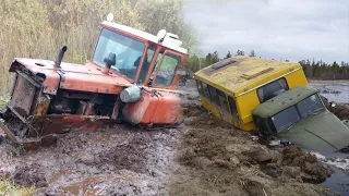 Грузовики и трактора по суровому бездорожью.