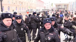 Проект 60sec №637. Акция протеста у станции метро «Чистые пруды»