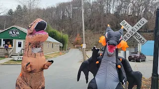 Dinosaur Race: VanLife Meets Inflatable T-Rex Adventure!'