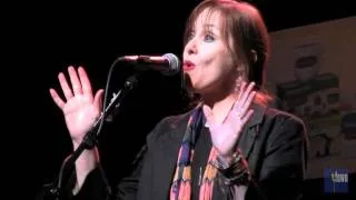 Suzanne Vega - "New York Is My Destination" (eTown webisode 146)