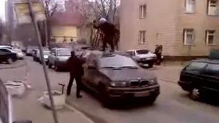 Бабушка против BMW X5