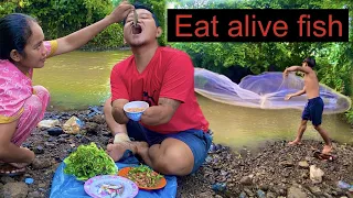 Eating alive Fish - OH! MY GOD! | This all of man eating alive fish