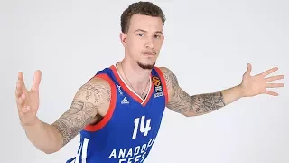 Assist of the night: Josh Adams, Anadolu Efes Istanbul