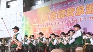 Global performers wow crowds at Shanghai Tourism Festival