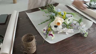 Bouquet Wrapping Ideas /how to wrap bouquet with kraft paper?Bouquet wrapping tutorial 2022