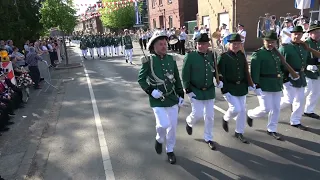 Schützenfest in Neukirchen: Die Parade des Jägercorps am Montag, 13. Mai 2024.