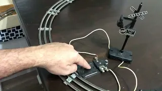 Postwar Lionel No. 140 Train Banjo Signal & Pressure Plate Demonstration How To - Harper Hill Trains