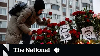 Thousands turn out for Navalny's funeral in Moscow despite the risks