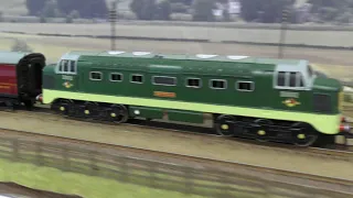 Hornby Dublo running session with the Deltic