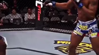 Yoel Romero Knocks out  Starks with a flying knee