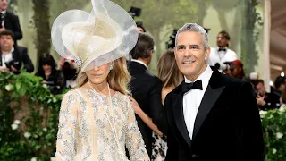 Sarah Jessica Parker and Andy Cohen REUNITE on Met Gala Carpet After 6 Years