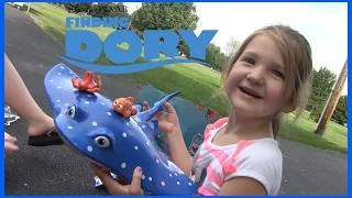 FINDING DORY - Unboxing and Playing with New Awesome Toys Kids Play