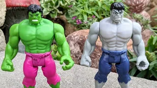 Grey Hulk vs Green Hulk Hasbro Marvel Retro Legends Action Figure Review Kenner