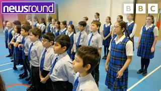 Young Voices Choir Travels UK | Newsround