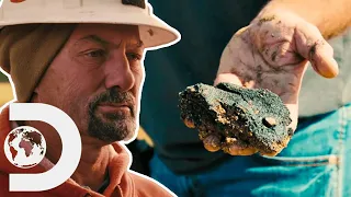 Police Pressure & Black Sand leaves Dave Grasping for Gold | Gold Rush: Dave Turin’s Lost Mine