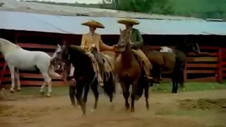 Antonio Aguilar y Antonio Aguilar hijo Montando a caballo