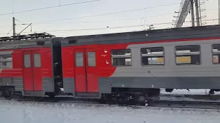 Маршрут,Уссурийск-Москва поезд 099э вагон плацкарт,место нижнее стояли в Новосибирске.Еду в Москву.