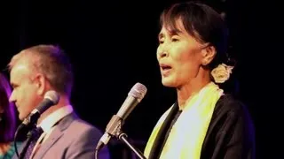 Suu Kyi given 'Freedom of the City' award in Dublin