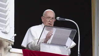 Papa Francesco all’Angelus: «Cessate il fuoco a Gaza, fermatevi. La guerra è sempre una...