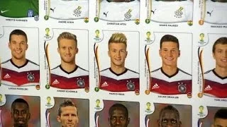 Im Panini-Wahn: Kleben und kleben lassen | SPIEGEL TV