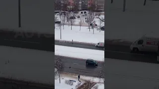 В Гродно водитель спасает пьяного пешехода