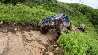 OFFROADING IN A VERY ROUGH TERRAIN. #offroad #jeep #4x4 #offroading #jeeplife  #rockcrawling