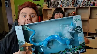 Raya and the Last Dragon Sisu Lights and Sounds Toy Disney Store Unboxing Review