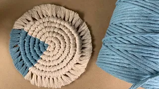 Macrame coaster for beginners with an accent color tutorial | two colors macrame coaster